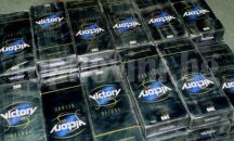 Иранец натъпка 10 000 цигари в пластмасови туби