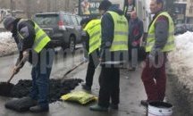 Запълват дупките по улиците в Хасково