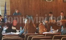 Елтън Джон озвучава „Лека нощ, деца“