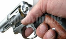 Тийнейджър опря пистолет до слепоочието на свой съученик в Пловдив
