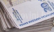 Средната работна заплата у нас вече е близо 1000 лева