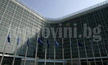 Еврокомисията отрича да е спирала български фондове