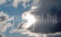 Слънчево, но ветровито, дневните температури още ще се повишат