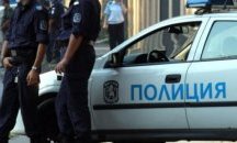Млад мъж ударил момиче на автогарата в село Деница