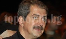 Режисьорът Евгений Михайлов води листата на ДОСТ в София