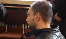 Наркоманът, който уби майка си, остава в ареста
