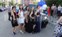 Студентка от София превръща 54-ма абитуриенти в принцове и принцеси за бала
