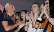 Джорджо Армани връща комбинацията между пола и панталон