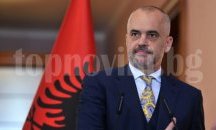 Нападнаха албанския премиер с яйца и брашно