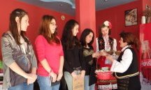 Дами се събраха на чаено поетично парти в Караманово