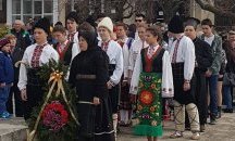 Цветя и венци за Трети март и в Исперих