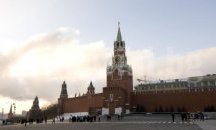 Докато Вашингтон разследва, Москва запълва вакума