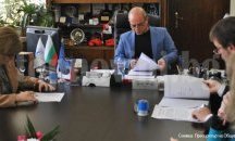 Увеличават заплатите на служителите в яслите и заетите в социални дейности в Русе