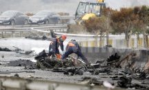 Петима души загинаха при падане на хеликоптер в Истанбул