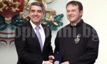 Католическият свещеник Паоло Кортези, който приюти бежанци, напуска България