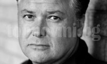 НА 76 години почина британският актьор Джон Форджам