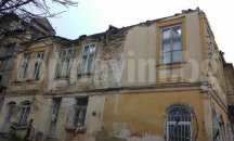 Покрив на стара къща падна в Шумен