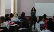 Съдия влезе във Варненската търговска гимназия