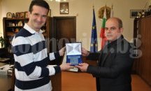 Известният цигулар Светлин Русев бе награден с плакет "Русе"