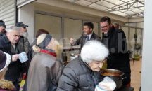 Почетният консул на Италия в Пловдив и д-р Ангел Енчев раздадоха „Топъл обяд“ на бедни