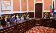 Онлайн телевизията на СУ "Пейо Кр. Яворов" интервюира кмета на Сливен