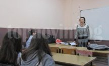 Гимназисти усвояват принципите на административното правосъдие