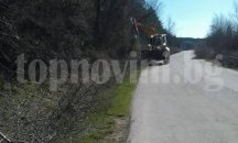 Чистят край общинските пътища в Търговище