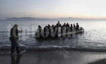 Лодка с мигранти се преобърна край Алжир, има загинали