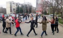 Играорци научиха русенци на нови народни хора безплатно
