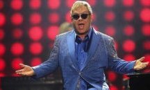 Невероятно: Сър Елтън стана на 70