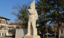 Обновяват паметника на Никола Симов-Куруто в Търговище