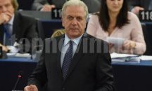 Димитрис Аврамопулос към Бойко Борисов: Горд съм с твоята победа