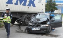 ТИР смачка лека кола при забранен завой на бул.“България“ в Русе