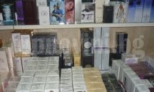 1200 контрабандни парфюма в двойна стена на микробус откриха бургаските митничари на Лесово