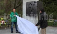Откриха паметника на легендарния шуменски пилот Валерий Великов