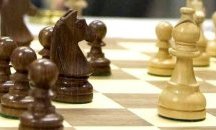 Ученици и пенсионери в шахматен турнир