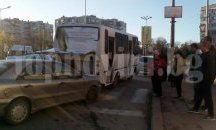 Четири коли и автобус на градския транспорт се удариха на кръговото на Бадема