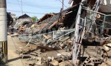 В Япония почитат жертвите година след смъртоносен трус
