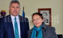 Писателят Бойка Асиова дари ценни фотографии