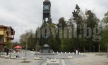 Заменят кон за кокошка в центъра на Банкя