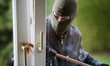 Апаш задигна голяма сума пари от къща в село Пет могили