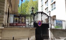 Посолството ни във Франция рекламира Варна