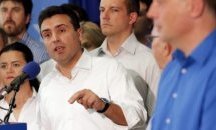 Заев: Ще изберем председател на НС, Протестиращи: Само опитай