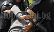 Задържаха муле за телефонна измама в Чирпан