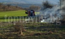 Горяха сухи треви в землището на село Мараш