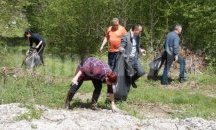 Областна администрация се включи в почистването на Добрич