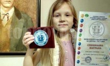 Седемгодишна плевенска художничка спечели престижно отличие в Свищов