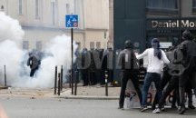Полицията използва сълзотворен газ срещу първомайски демонстранти в Берлин