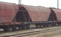 Товарен влак дерайлира край гара Пирдоп