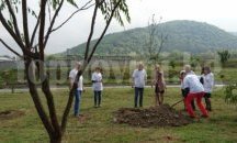 Залесиха фиданки за 60-годишнината на ВиК